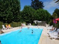 Picture of the swimming pool on camping La Rivière Fleurie.