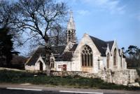 Chapelle Notre-Dame de Tréminou in bright daylight.