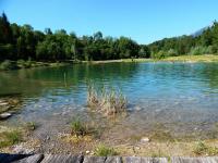 Lake nearby camping  Les Iles Du Chéran