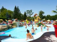 Swimming Pool on Camping Le Chêne Gris